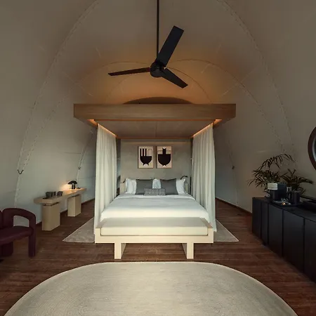 91 Riviera, The Hotel 5*