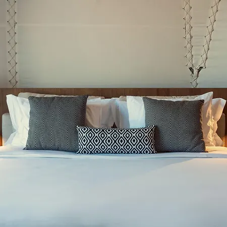91 Riviera, The Hotel Athene