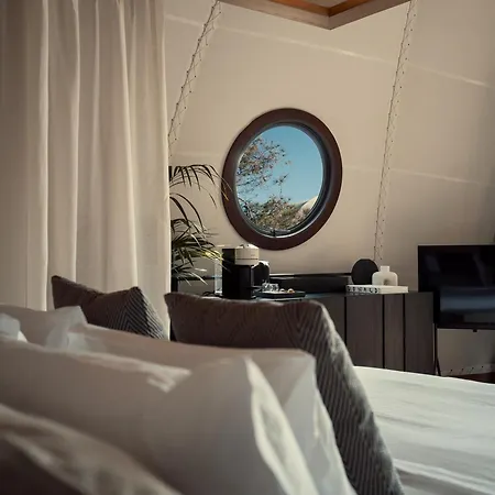 91 Riviera, The Hotel Athene